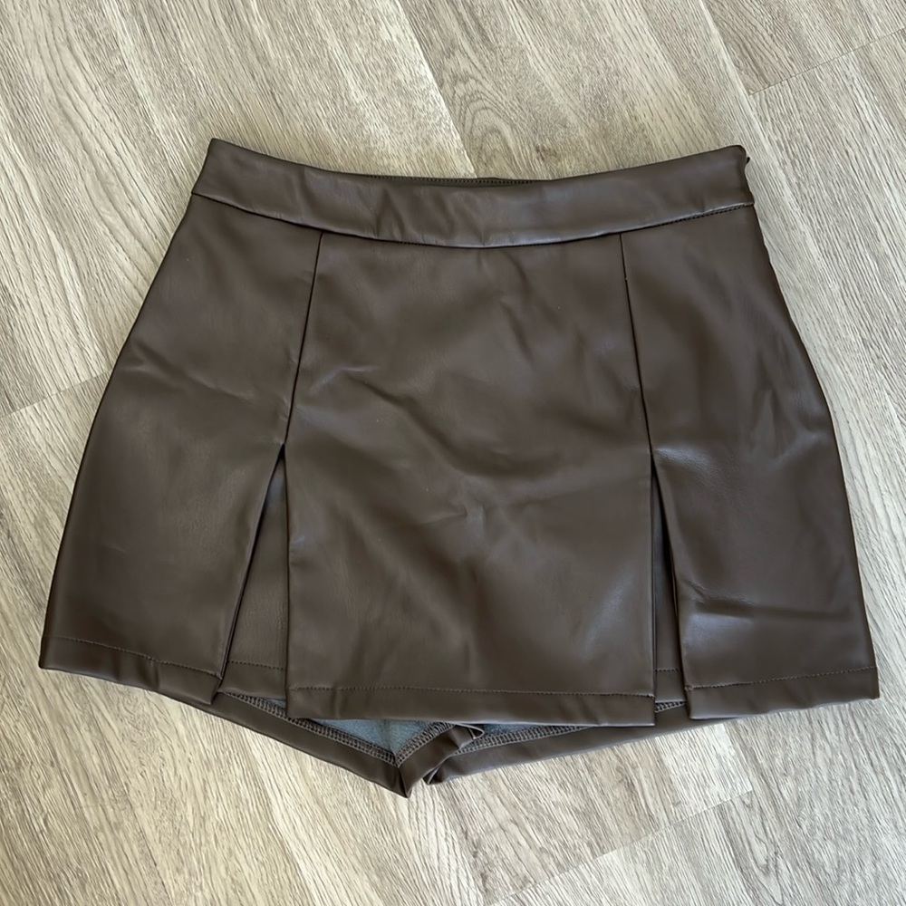 Kirious Faux Brown Leather Skort Size M